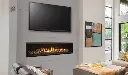 Installation épurée d'un foyer au gaz linéaire Enviro C60 sous une télévision à écran plat, créant un centre de divertissement moderne et chaleureux.