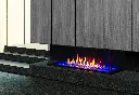 Option de lit de verre et flammes bleues pour le foyer au gaz en baie Urbana U70, pour un look ultra-moderne et personnalisable.