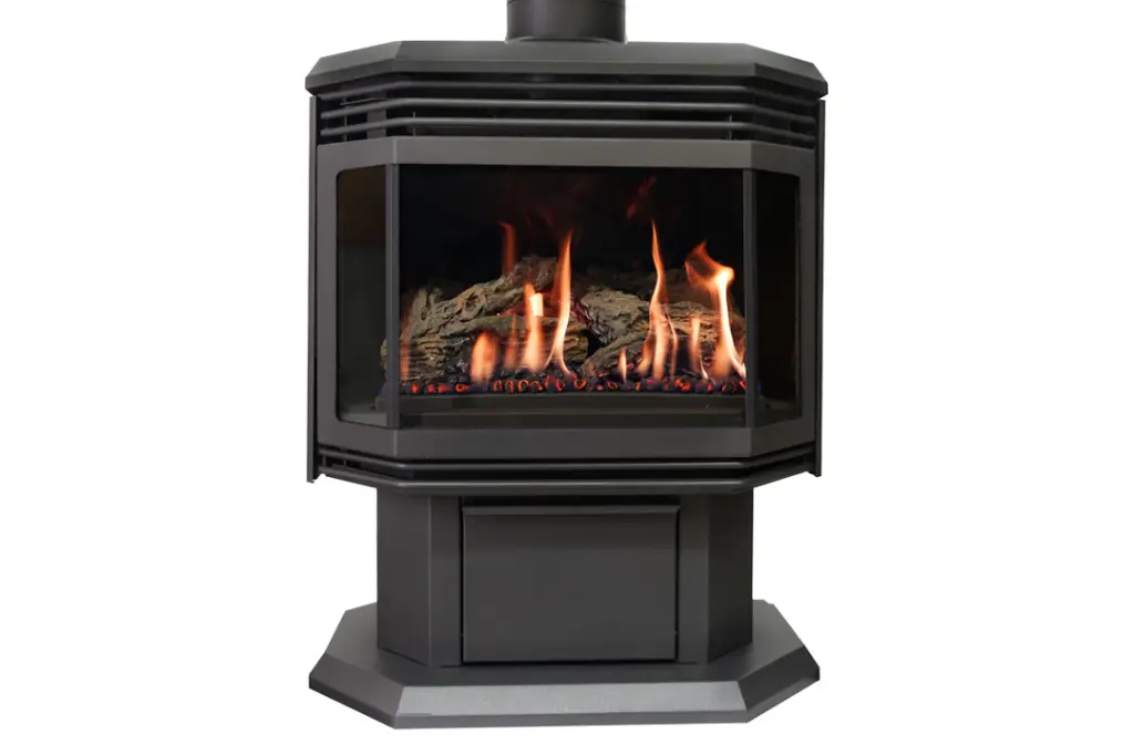 Option de panneaux en verre réfléchissant pour le poêle à gaz Optima 45, qui amplifie la flamme et dont l'accès facile permet un entretien sans effort.