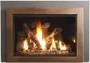 Gros plan sur l'insert au gaz Jotul GI 535, mettant en valeur le contour en acier de couleur bronze et les bûches réalistes en céramique.